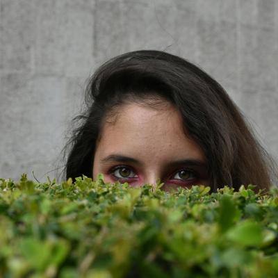 Explicação para sentir que alguém nos observa