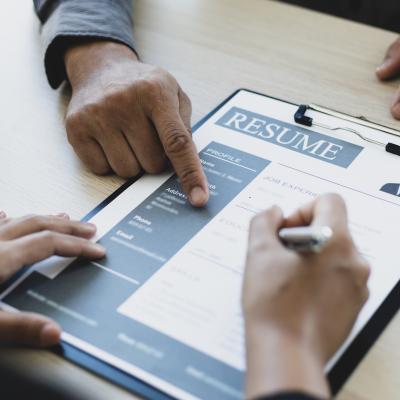 Empregos por indicação