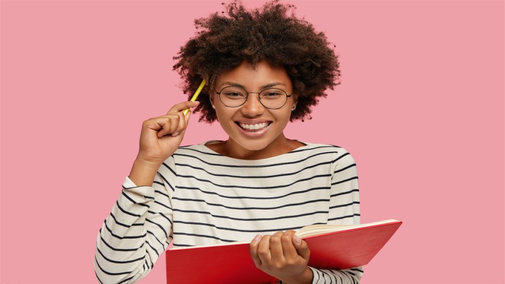 Descubra os cursos gratuitos do governo pela plataforma MOOC e turbine sua carreira com certificação reconhecida, flexibilidade de estudos e conteúdos atualizados.