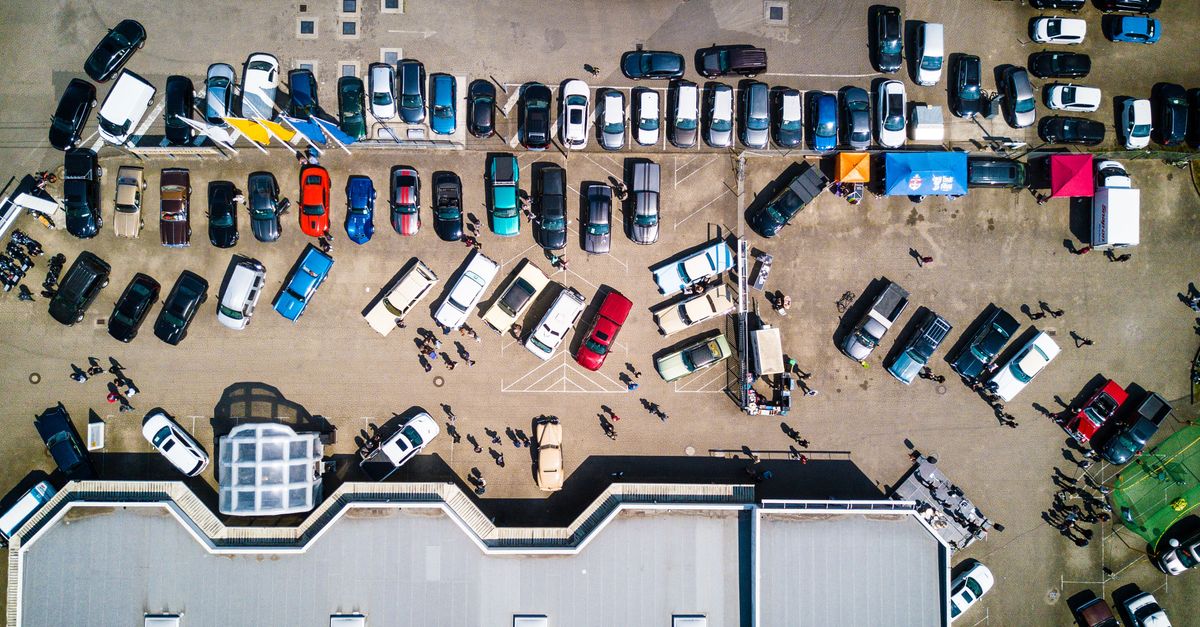 Tianguis de autos: revisa papeles y unidad sin dejarte presionar