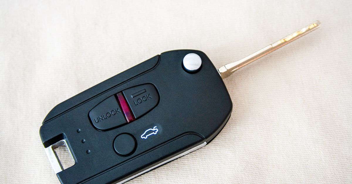 Vender tu auto a plazos a un conocido sin perder la factura