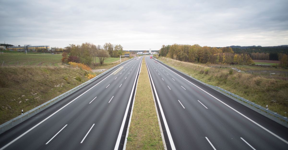 Autopista de cuota o carretera libre: tiempo, desgaste y riesgo